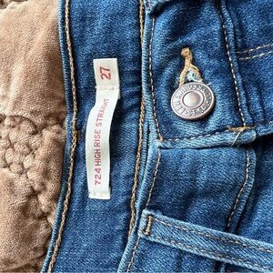 Levi's Women's 724 High Rise Straight Jeans